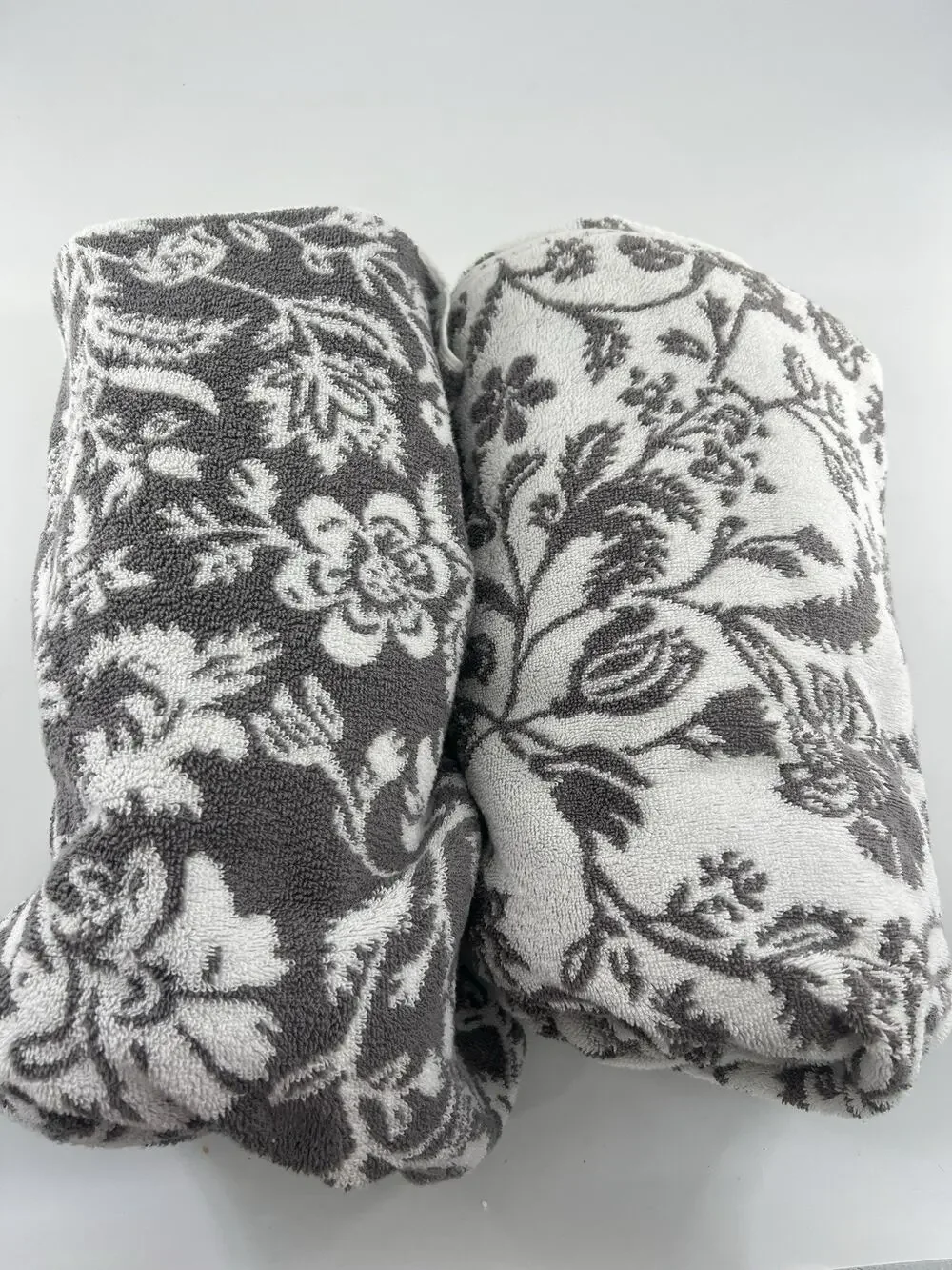 2 Threshold Performance Cotton Reversible Floral Bath Towel Gray White 61 x 31